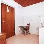 With A Parking Space Nemira, Omis - 6070 דירה