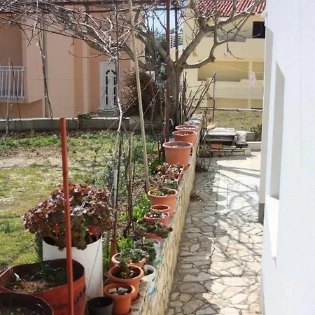 Апартаменты With A Parking Space Nemira, Omis - 6070