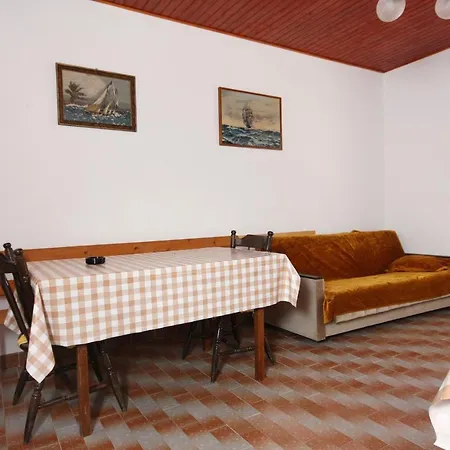 Апартаменты With A Parking Space Nemira, Omis - 6070 *