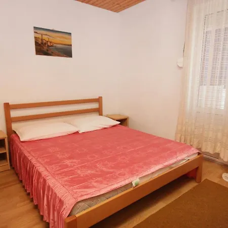 Апартаменты With A Parking Space Nemira, Omis - 6070 Tice